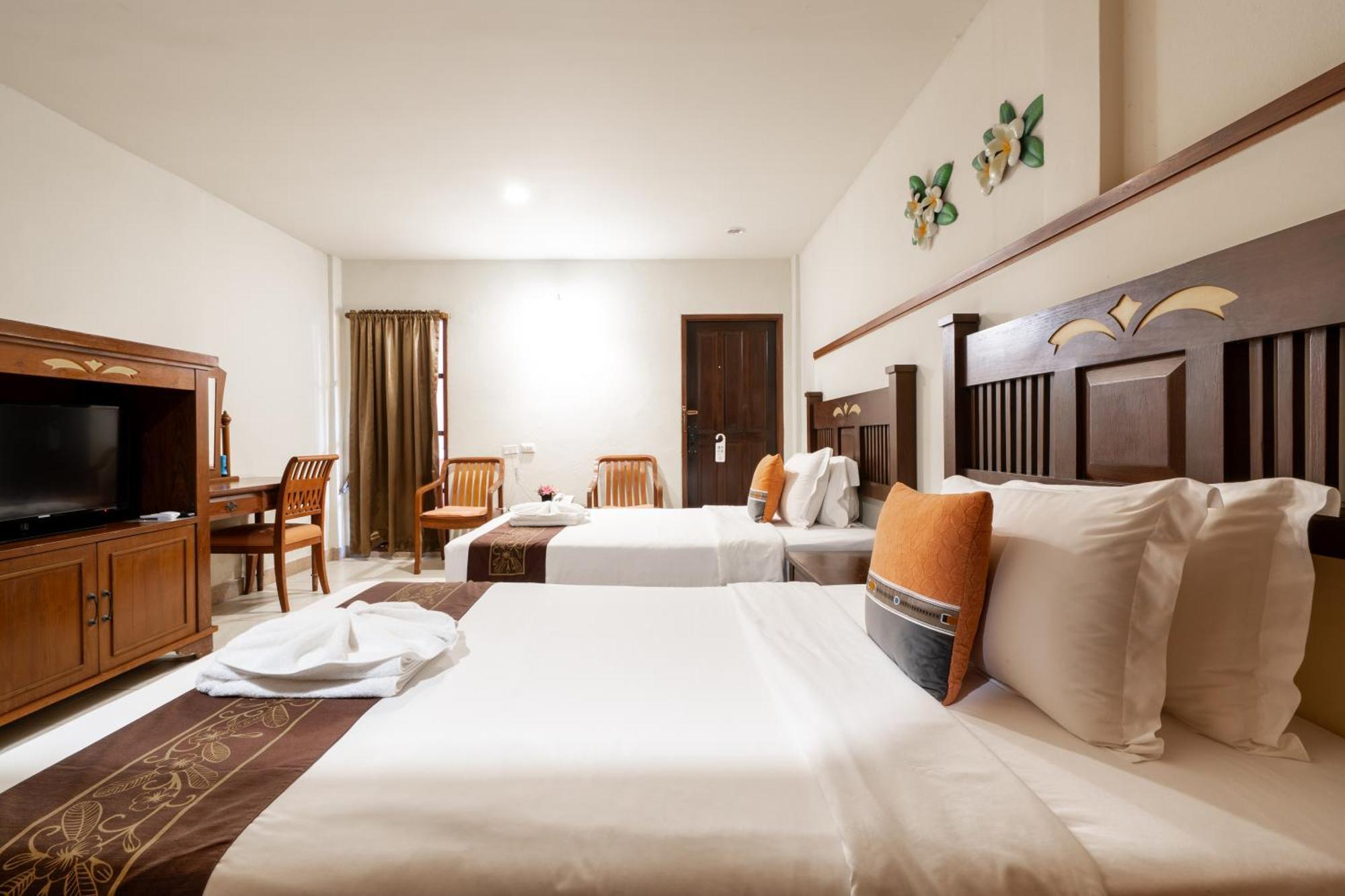 Phuket Leelavadee Hua Ting Resort Patong Exterior photo